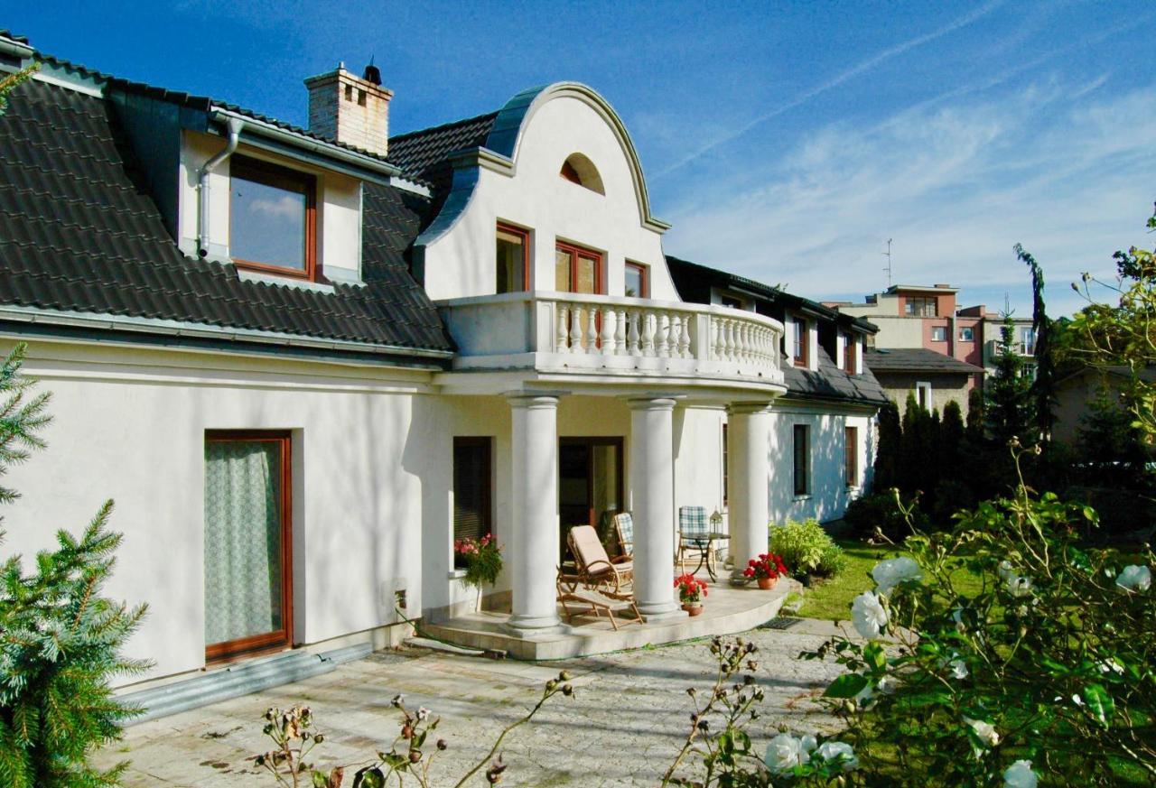 Hotel Bialy Dworek Miedzyzdroje Exterior foto